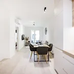 Modern With Balcony And Parking Апартаменты
