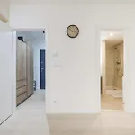 Апартаменты Modern With Balcony And Parking