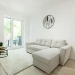 Modern With Balcony And Parking Апартаменты Будапешт