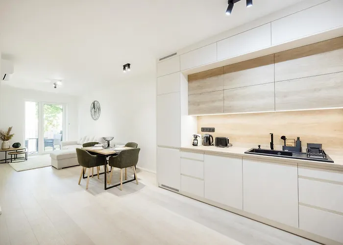Modern With Balcony And Parking *