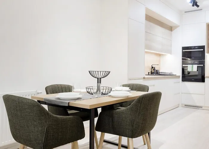 Modern With Balcony And Parking בודפשט