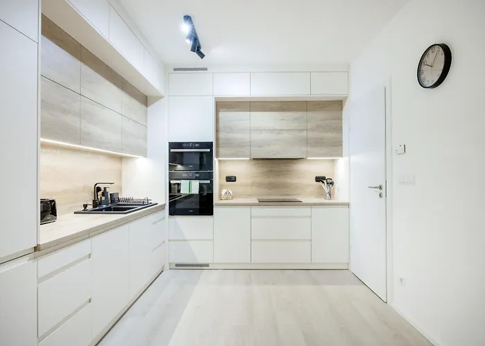 Modern With Balcony And Parking *